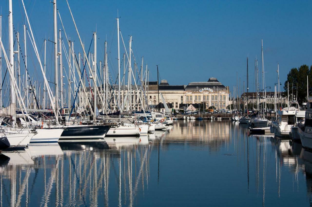 Les Quais De Trouville Εξωτερικό φωτογραφία